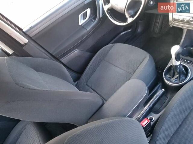 Черный Шкода Фабия, объемом двигателя 1.4 л и пробегом 135 тыс. км за 5500 $, фото 22 на Automoto.ua