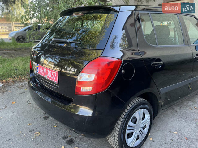 Черный Шкода Фабия, объемом двигателя 1.39 л и пробегом 153 тыс. км за 5150 $, фото 12 на Automoto.ua