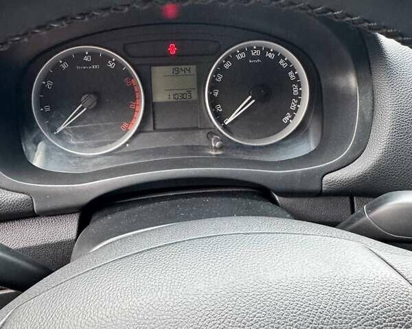 Черный Шкода Фабия, объемом двигателя 1.6 л и пробегом 114 тыс. км за 6100 $, фото 16 на Automoto.ua