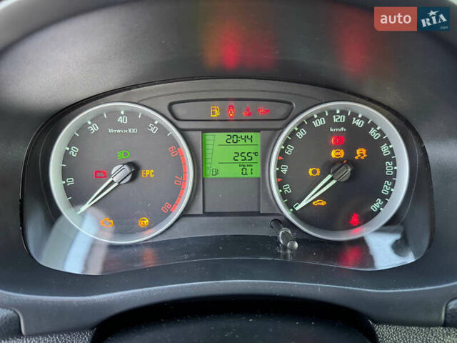 Чорний Шкода Фабія, об'ємом двигуна 1.4 л та пробігом 204 тис. км за 5900 $, фото 10 на Automoto.ua