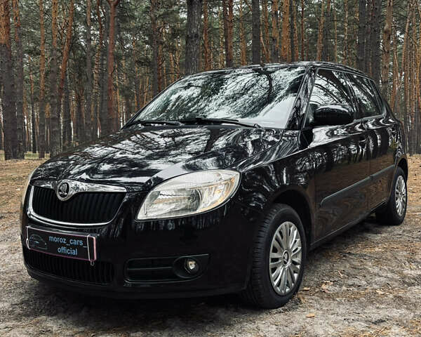 Черный Шкода Фабия, объемом двигателя 1.4 л и пробегом 200 тыс. км за 5600 $, фото 13 на Automoto.ua