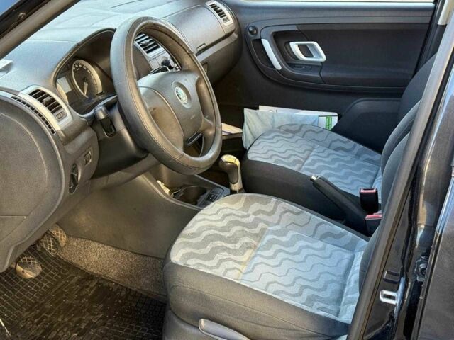 Чорний Шкода Фабія, об'ємом двигуна 1.4 л та пробігом 203 тис. км за 4940 $, фото 8 на Automoto.ua