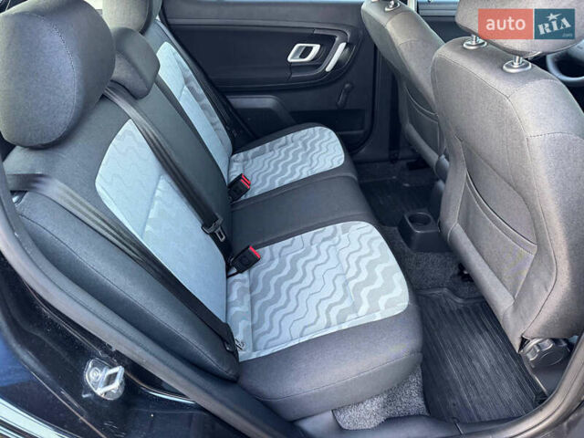 Чорний Шкода Фабія, об'ємом двигуна 1.4 л та пробігом 204 тис. км за 5900 $, фото 18 на Automoto.ua