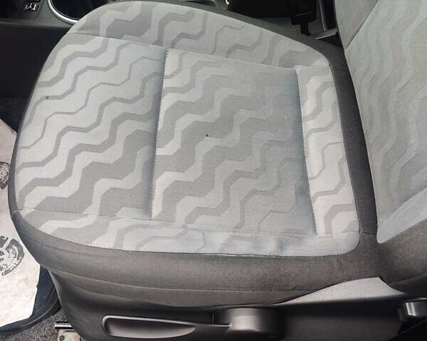 Черный Шкода Фабия, объемом двигателя 1.39 л и пробегом 228 тыс. км за 4000 $, фото 4 на Automoto.ua