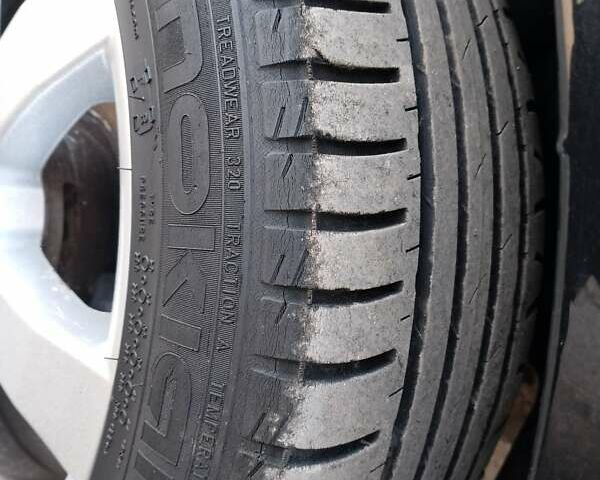 Черный Шкода Фабия, объемом двигателя 1.4 л и пробегом 135 тыс. км за 5500 $, фото 3 на Automoto.ua