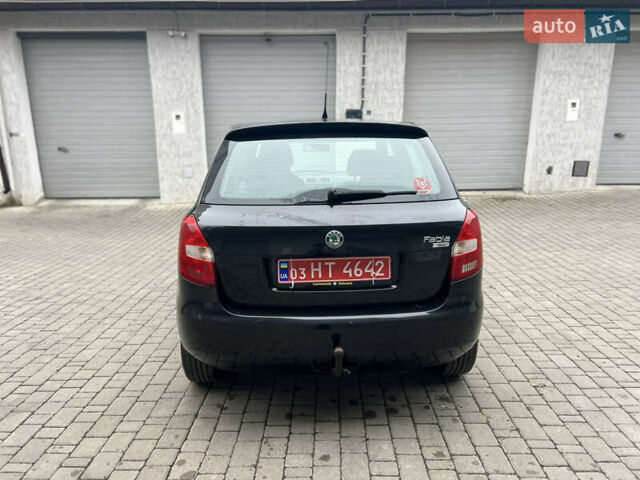 Черный Шкода Фабия, объемом двигателя 1.39 л и пробегом 215 тыс. км за 4790 $, фото 4 на Automoto.ua
