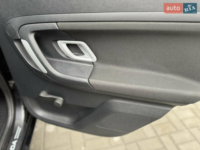 Черный Шкода Фабия, объемом двигателя 1.39 л и пробегом 167 тыс. км за 6450 $, фото 20 на Automoto.ua