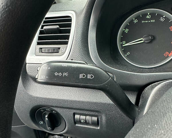 Чорний Шкода Фабія, об'ємом двигуна 1.4 л та пробігом 191 тис. км за 5350 $, фото 34 на Automoto.ua