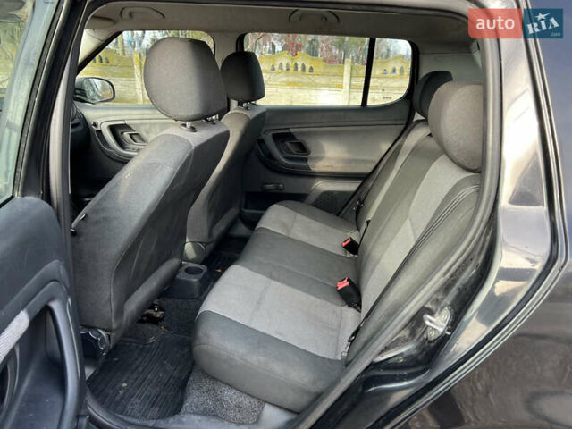 Черный Шкода Фабия, объемом двигателя 1.2 л и пробегом 272 тыс. км за 4200 $, фото 9 на Automoto.ua