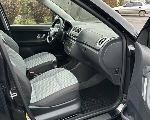 Чорний Шкода Фабія, об'ємом двигуна 1.4 л та пробігом 191 тис. км за 5350 $, фото 28 на Automoto.ua