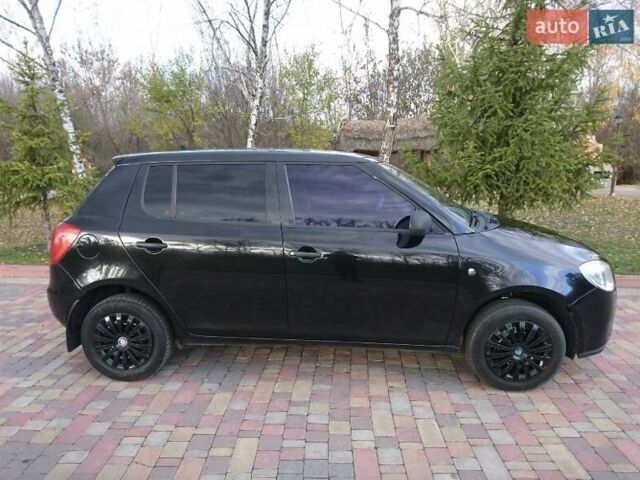 Черный Шкода Фабия, объемом двигателя 1.39 л и пробегом 237 тыс. км за 4700 $, фото 9 на Automoto.ua