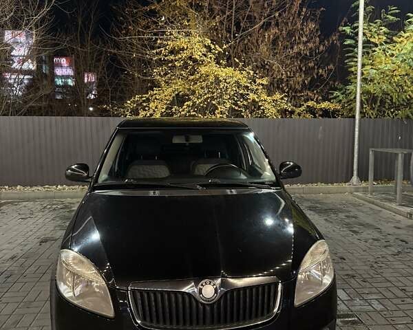 Черный Шкода Фабия, объемом двигателя 1.39 л и пробегом 185 тыс. км за 4500 $, фото 5 на Automoto.ua