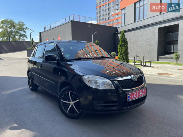 Черный Шкода Фабия, объемом двигателя 1.4 л и пробегом 217 тыс. км за 5999 $, фото 9 на Automoto.ua