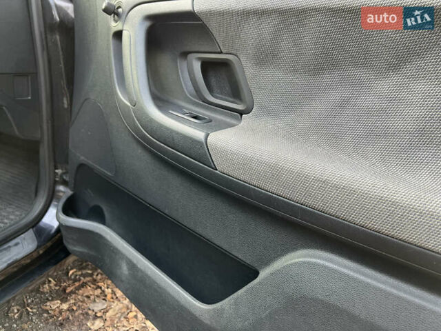 Черный Шкода Фабия, объемом двигателя 1.2 л и пробегом 272 тыс. км за 4200 $, фото 20 на Automoto.ua