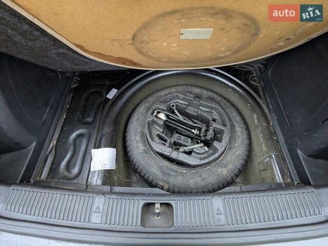 Черный Шкода Фабия, объемом двигателя 1.39 л и пробегом 230 тыс. км за 4500 $, фото 18 на Automoto.ua