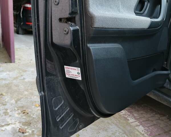 Чорний Шкода Фабія, об'ємом двигуна 1.2 л та пробігом 224 тис. км за 4700 $, фото 5 на Automoto.ua