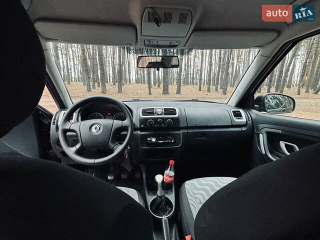 Черный Шкода Фабия, объемом двигателя 1.4 л и пробегом 200 тыс. км за 5600 $, фото 41 на Automoto.ua