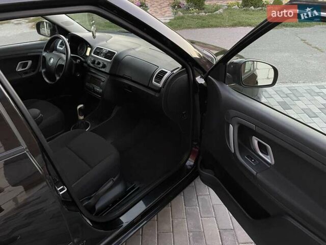 Черный Шкода Фабия, объемом двигателя 1.6 л и пробегом 190 тыс. км за 6500 $, фото 13 на Automoto.ua