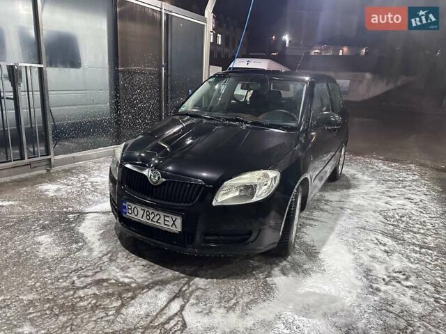 Черный Шкода Фабия, объемом двигателя 1.2 л и пробегом 224 тыс. км за 4700 $, фото 2 на Automoto.ua