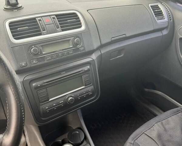 Черный Шкода Фабия, объемом двигателя 1.6 л и пробегом 114 тыс. км за 6100 $, фото 14 на Automoto.ua