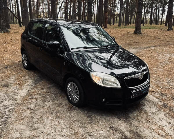 Черный Шкода Фабия, объемом двигателя 1.4 л и пробегом 200 тыс. км за 5600 $, фото 8 на Automoto.ua