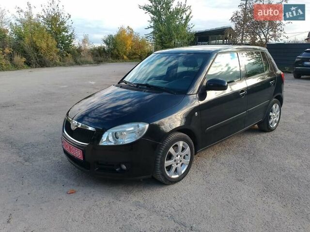 Черный Шкода Фабия, объемом двигателя 1.4 л и пробегом 135 тыс. км за 5500 $, фото 9 на Automoto.ua