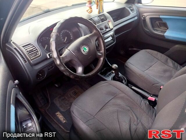 Черный Шкода Фабия, объемом двигателя 1.2 л и пробегом 218 тыс. км за 2500 $, фото 1 на Automoto.ua