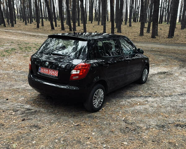 Черный Шкода Фабия, объемом двигателя 1.4 л и пробегом 200 тыс. км за 5600 $, фото 43 на Automoto.ua