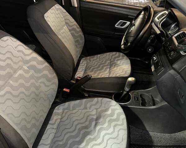 Черный Шкода Фабия, объемом двигателя 1.39 л и пробегом 185 тыс. км за 4500 $, фото 8 на Automoto.ua