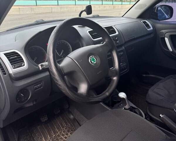 Черный Шкода Фабия, объемом двигателя 1.6 л и пробегом 114 тыс. км за 6100 $, фото 12 на Automoto.ua