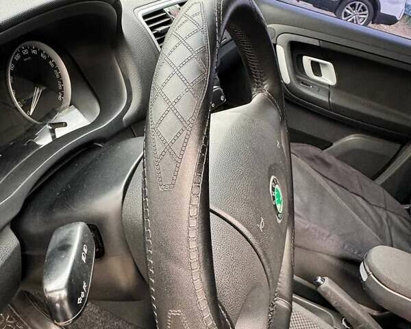 Черный Шкода Фабия, объемом двигателя 1.6 л и пробегом 114 тыс. км за 6100 $, фото 13 на Automoto.ua