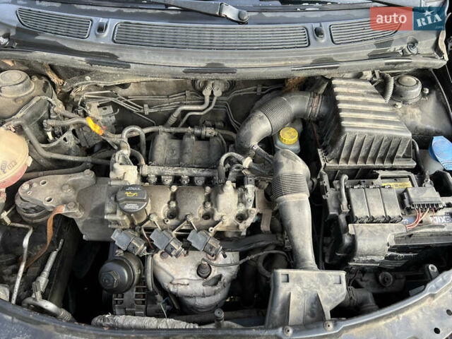 Черный Шкода Фабия, объемом двигателя 1.2 л и пробегом 272 тыс. км за 4200 $, фото 24 на Automoto.ua