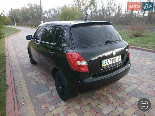Черный Шкода Фабия, объемом двигателя 1.39 л и пробегом 237 тыс. км за 4700 $, фото 5 на Automoto.ua