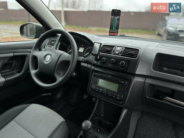 Черный Шкода Фабия, объемом двигателя 1.2 л и пробегом 95 тыс. км за 5200 $, фото 39 на Automoto.ua