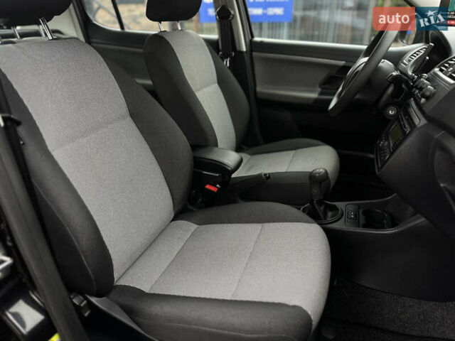 Черный Шкода Фабия, объемом двигателя 1.2 л и пробегом 95 тыс. км за 5200 $, фото 38 на Automoto.ua