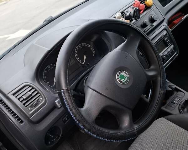 Чорний Шкода Фабія, об'ємом двигуна 1.2 л та пробігом 224 тис. км за 4500 $, фото 5 на Automoto.ua