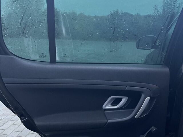 Черный Шкода Фабия, объемом двигателя 1.4 л и пробегом 192 тыс. км за 4999 $, фото 13 на Automoto.ua