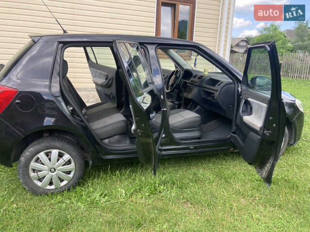 Черный Шкода Фабия, объемом двигателя 1.2 л и пробегом 285 тыс. км за 3300 $, фото 13 на Automoto.ua