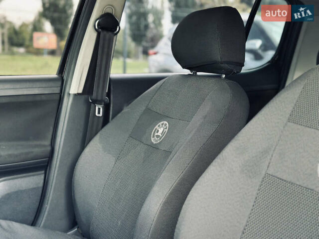 Чорний Шкода Фабія, об'ємом двигуна 1.2 л та пробігом 212 тис. км за 3899 $, фото 28 на Automoto.ua