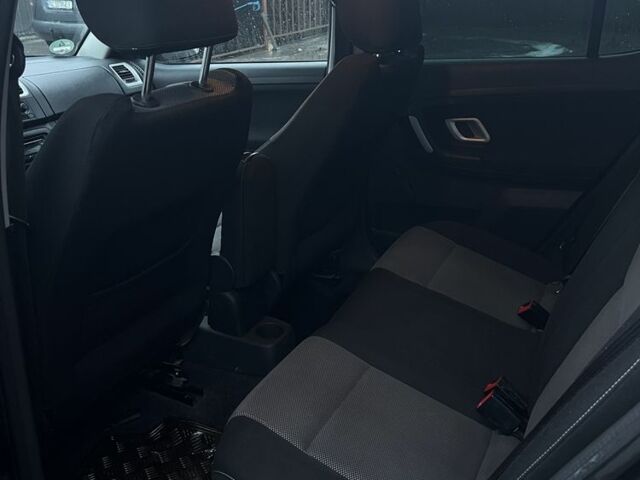 Черный Шкода Фабия, объемом двигателя 1.4 л и пробегом 192 тыс. км за 4999 $, фото 12 на Automoto.ua