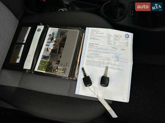 Черный Шкода Фабия, объемом двигателя 1.2 л и пробегом 95 тыс. км за 5200 $, фото 42 на Automoto.ua