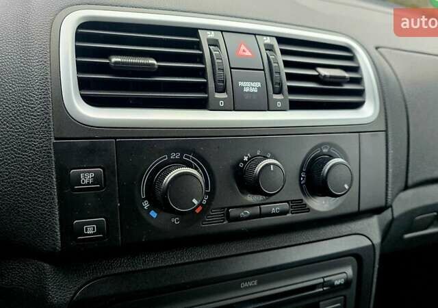 Чорний Шкода Фабія, об'ємом двигуна 1.6 л та пробігом 201 тис. км за 7999 $, фото 44 на Automoto.ua