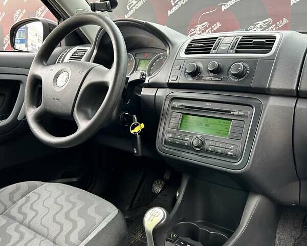 Чорний Шкода Фабія, об'ємом двигуна 1.2 л та пробігом 166 тис. км за 5300 $, фото 28 на Automoto.ua