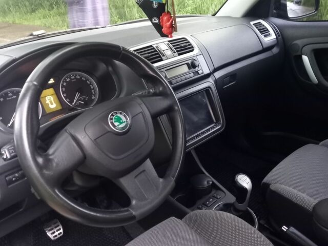 Черный Шкода Фабия, объемом двигателя 1.6 л и пробегом 216 тыс. км за 7300 $, фото 16 на Automoto.ua
