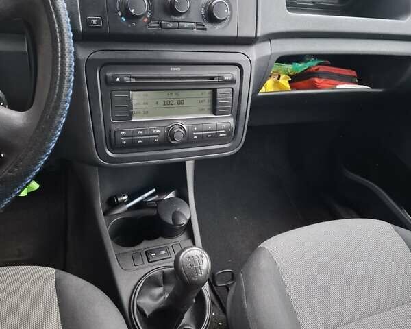 Чорний Шкода Фабія, об'ємом двигуна 1.2 л та пробігом 224 тис. км за 4500 $, фото 4 на Automoto.ua