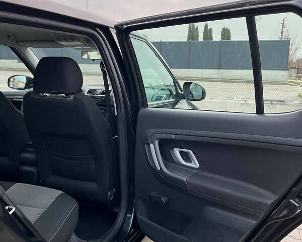 Черный Шкода Фабия, объемом двигателя 1.39 л и пробегом 216 тыс. км за 5700 $, фото 17 на Automoto.ua