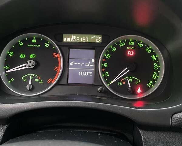 Черный Шкода Фабия, объемом двигателя 1.6 л и пробегом 218 тыс. км за 6350 $, фото 39 на Automoto.ua