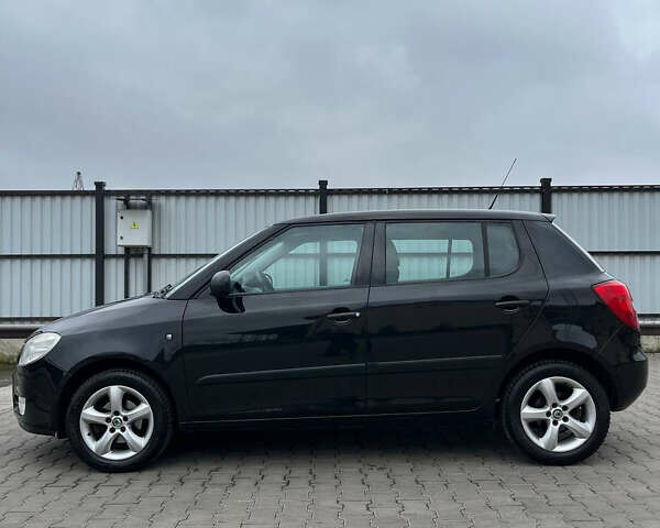 Черный Шкода Фабия, объемом двигателя 1.39 л и пробегом 216 тыс. км за 5700 $, фото 2 на Automoto.ua