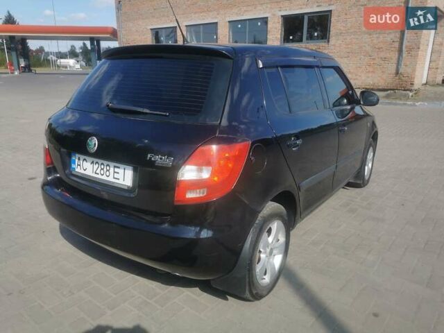 Черный Шкода Фабия, объемом двигателя 1.39 л и пробегом 300 тыс. км за 3800 $, фото 4 на Automoto.ua