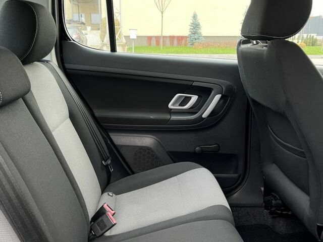 Черный Шкода Фабия, объемом двигателя 1.4 л и пробегом 213 тыс. км за 5700 $, фото 17 на Automoto.ua